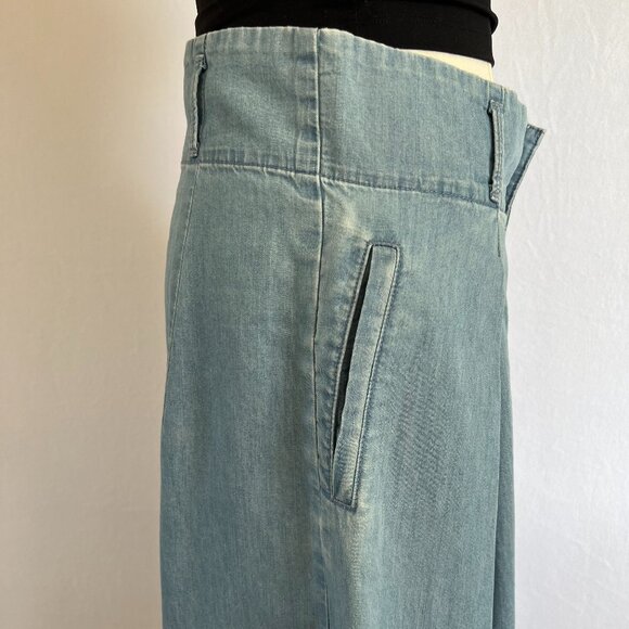 Juicy Couture Black Label Wide-Leg Crop Jeans – Luxe, Dramatic, & Effortless! - Picture 4 of 10